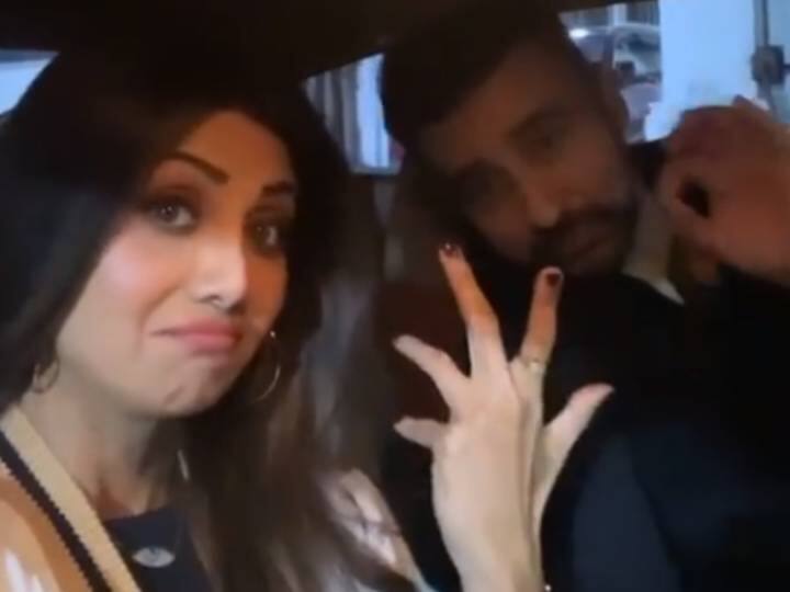 शिल्पा शेट्टी और राज कुंद्रा वैलेंटाइन डे पर आउटिंग के लिए बाहर गए. इस दौरान एक फनी वीडियो अपनी इंस्टा स्टोरी पर भी शेयर किया.