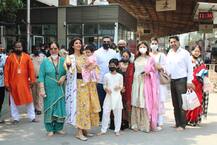 बेटी Samisha Shetty के बर्थडे पर परिवार के साथ Siddhivinayak में माथा टेकने पहुंचीं Shilpa Shetty Kundra, देखें तस्वीरें