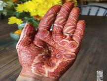 Dia Mirza की शादी की रस्में हुई शुरु, हाथों में लगी मेहंदी की पहली फोटो आई सामने