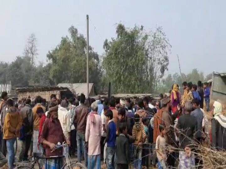 दीवार तोड़ता हुआ घर में जा घुसा अनियंत्रित ट्रक, एक ही परिवार तीन लोगों की मौत Uncontrolled truck rammed into a house breaking a wall, three people died in the same family ann दीवार तोड़ता हुआ घर में जा घुसा अनियंत्रित ट्रक, एक ही परिवार तीन लोगों की मौत