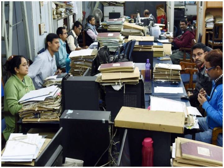 Even 15 minutes extra work will be treated as overtime, Centre preparing for enforcing labour laws New Labour Laws: 15 मिनट ज्यादा काम भी माना जाएगा ओवरटाइम, केंद्र सरकार देने जा रही है श्रमिकों को सौगात