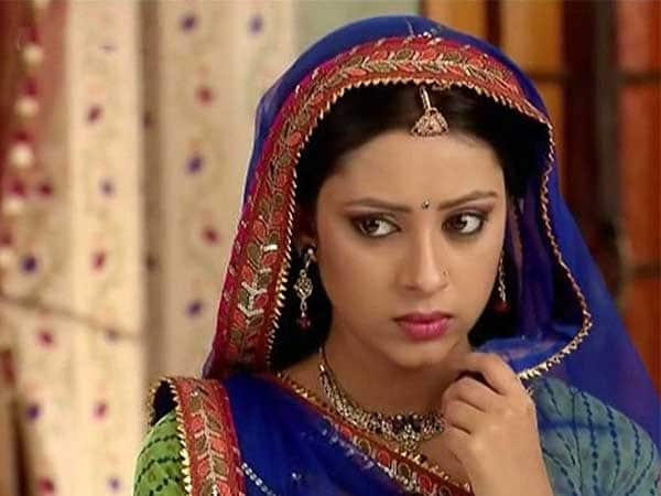 प्रत्यूषा बैनर्जी : टीवी सेलिब्रिटी प्रत्यूषा बैनर्जी ने 1 अप्रैल 2016 को सुसाइड कर लिया था. प्रत्यूषा की डेथ के बाद उनके ब्वॉयफ्रेंड रहे राहुल राज सिंह पर एक्ट्रेस को सुसाइड के लिए उकसाने के आरोप भी लगे थे. हालांकि, प्रत्यूषा के सुसाइड करने की असल वजह आज भी सामने नहीं आई है. प्रत्यूषा 24 साल की थीं.