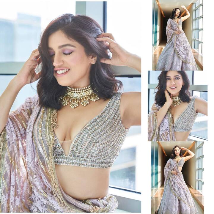 बॉलीवुड एक्ट्रेस भूमि पेडनेकर ने हॉट फोटोशूट करवाकर अपने फैंस को खुश होने की एक और वजह दे दी है. हल्के गुलाबी रंग की इस ड्रेस में भूमि बेहद ही हॉट लग रही हैं. फैंस के मानना है कि भूमि इस लिबास में बेहद खूबसूरत लग रही हैं. वहीं, भूमि ने अपनी बहन समीक्षा के साथ ये बेहद खूबसूरत फोटोशूट करवाया है.