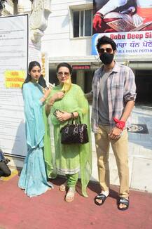 बेटे के लिए दुआ मांगने Poonam Dhillon, इसी हफ्ते Anmol Dhillon की फिल्म होनी है रिलीज