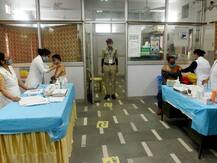 देश में अब तक करीब 92 लाख हेल्थकेयर-फ्रंटलाइन वर्कर्स को दी गई कोरोना वैक्सीन की डोज