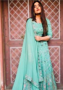 टीवी एक्ट्रेस शिरीन मिर्जा हैं बेहद फैशनिस्ट, देखें उनकी कुछ बेहद खूबसूरत तस्वीरें