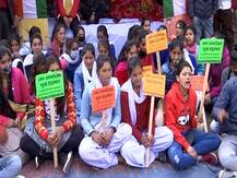 Uttarakhand: चमोली में सड़क निर्माण के लिये 72 दिन से जारी है जन आंदोलन, नये नियम से अधर में लटका काम