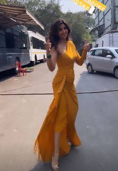 45 साल की उम्र में ये अभिनेत्री ऐसा कहर ढाती हैं कि लोग खुद को उनकी तारीफ करने से रोक नहीं पाते.