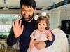 कॉमेडियन Kapil Sharma ने बेटी के साथ क्यूट फोटो, हूबहू पिता जैसे एक्सप्रेशन देती दिखी Anayra