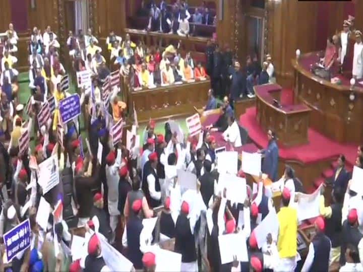 किसानों के मुद्दे पर विधानसभा में सत्ता पक्ष और विपक्ष में जमकर तकरार, हंगामे के बीच कई बार स्थगित हुआ सदन Ruckus in UP assembly in second day CM Yogi replied ann किसानों के मुद्दे पर विधानसभा में सत्ता पक्ष और विपक्ष में जमकर तकरार, हंगामे के बीच कई बार स्थगित हुआ सदन