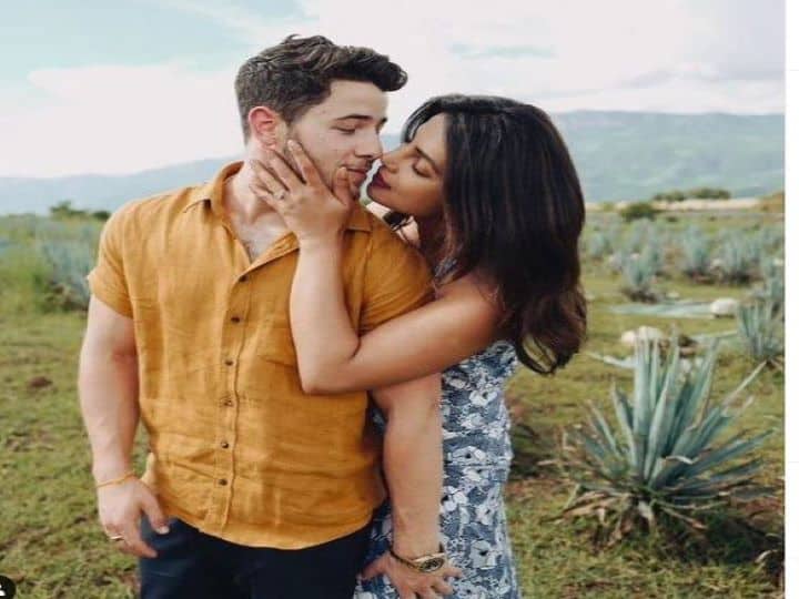 प्रियंका चोपड़ा ने बताया- निक जोनस से उनकी मां मधु चोपड़ा की पहली मीटिंग थी काफी एंब्रेसिंग मोमेंट Priyanka Chopra told- her mother Madhu Chopra's first meeting with Nick Jonas was quite an embarrassing moment प्रियंका चोपड़ा ने बताया- निक जोनस से उनकी मां मधु चोपड़ा की पहली मीटिंग थी काफी एंब्रेसिंग मोमेंट