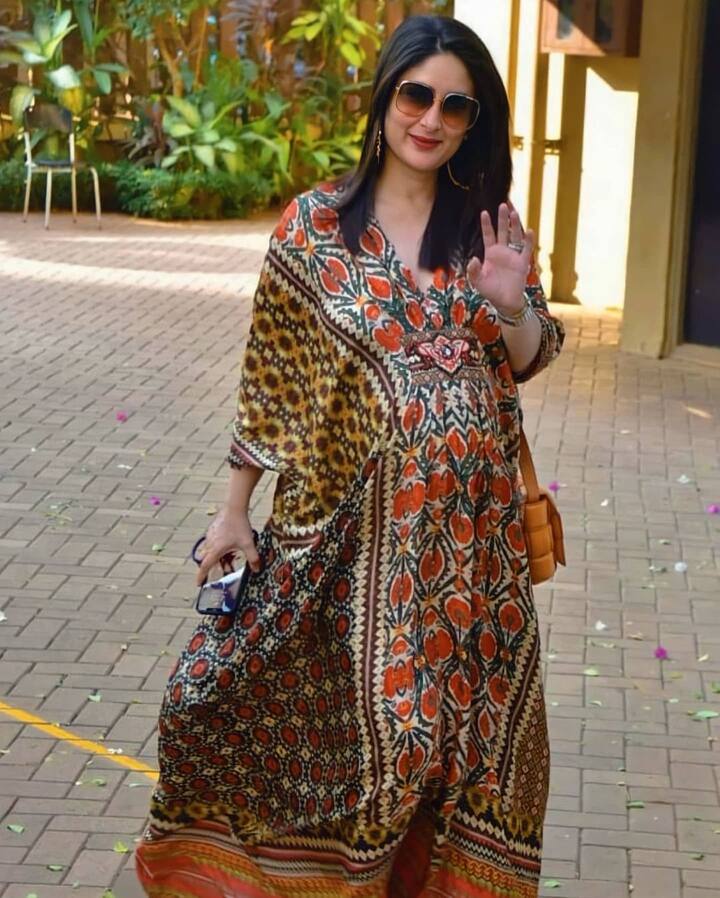 कफ्तान से तो करीना कपूर को काफी प्यार है. वो अक्सर इस आउटफिट में नज़र आती हैं. कई चैट शो में भी करीना कफ्तान को लेकर अपना प्यार ज़ाहिर कर चुकी हैं वो इसे अपना फेवरेट आउटफिट बताती हैं. (Photo Credit - instagram)