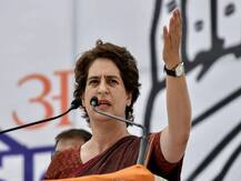 प्रयागराज के बसवार गांव में निषाद समुदाय के लोगों से प्रियंका ने की मुलाकात कहा- कांग्रेस आपके साथ