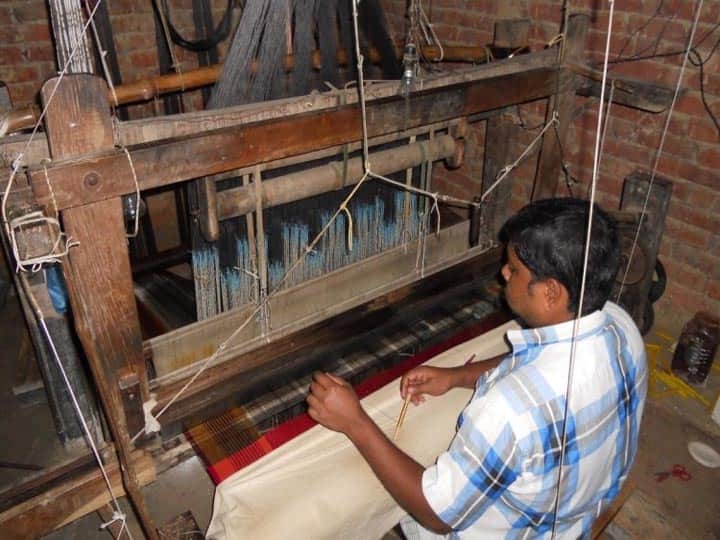 Kashi Industries looking hopefully to Uttar pradesh budget ann Varanasi: यूपी के बजट से आस लगाये बैठे हैं काशी के बुनकर, खिलौना-साड़ी उद्योग को सरकार से उम्मीदें