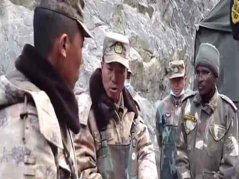 गलवान हिंसा में चीनी सैनिकों की मौत के आंकड़े को लेकर बवाल, बीजिंग ने 3 ब्लॉगर्स को किया गिरफ्तार गलवान हिंसा में चीनी सैनिकों की मौत के आंकड़े को लेकर बवाल, बीजिंग ने 3 ब्लॉगर्स को किया गिरफ्तार