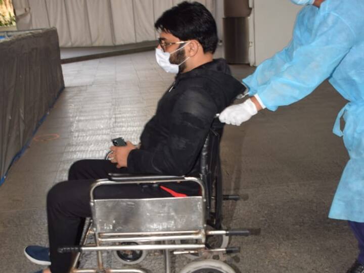कपिल शर्मा ने फोटो को शेयर करने के साथ कैप्शन में लिखा- 'गुड मॉर्निंग एवरी वन.' अनायरा की ये प्यारी सी स्माइल के सभी दिवाने है. पिता और बेटी के बीच एक बेहद खूबसूरत सी बॉन्डिंग देखने को मिलती है और दोनों की इस जोड़ी को फैंस द्वारा ढेर सारा प्यार भी मिलता है.