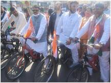 MP: पेट्रोल-डीजल की बढ़ती कीमतों के विरोध में कांग्रेस का प्रदर्शन, साइकिल से पहुंचे विधानसभा