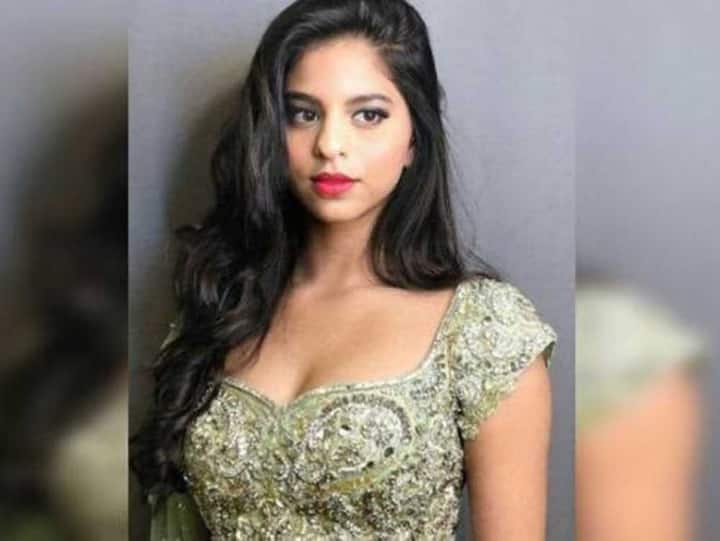  सुहाना अभी 22 साल की हैं. वह भी अपने पिता की तरह एक्टर बनना चाहती हैं. शाहरुख ने उन्हें कहा है कि वह पहले अपनी पढ़ाई पूरी करें और उसके बाद एक्ट्रेस बनें तो उन्हें इसमें कोई परेशानी नहीं होगी. 