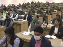 पंचायत चुनाव को लेकर गोरखपुर में हुई अहम बैठक, अधिकारियों के दिए गए अहम निर्देश