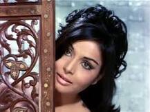 1 साल में ही टूट गई थीं दो शादियां, जानें अब कहां और कैसे ज़िंदगी गुज़ार रही हैं Rakhi Gulzar