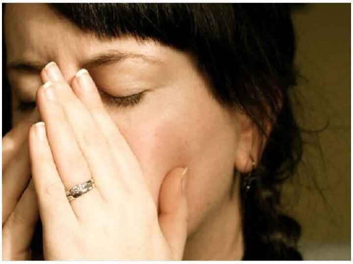 Health Tips: सर्दी जुकाम से हैं परेशान, चाय-कॉफी समेत इन चीजों का सेवन बढ़ा सकता है समस्या Disturbed by cold, make a distance from these things including tea and coffee Health Tips: सर्दी जुकाम से हैं परेशान, चाय-कॉफी समेत इन चीजों का सेवन बढ़ा सकता है समस्या