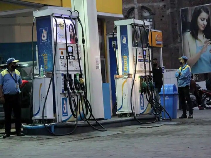 Reserve Bank of India Governor Shaktikanta Das ask government to cut taxes on petrol and diesel पेट्रोल-डीजल की आसमान छूती कीमतों के बीच RBI गवर्नर ने सरकार को दिया ये महत्वपूर्ण सुझाव