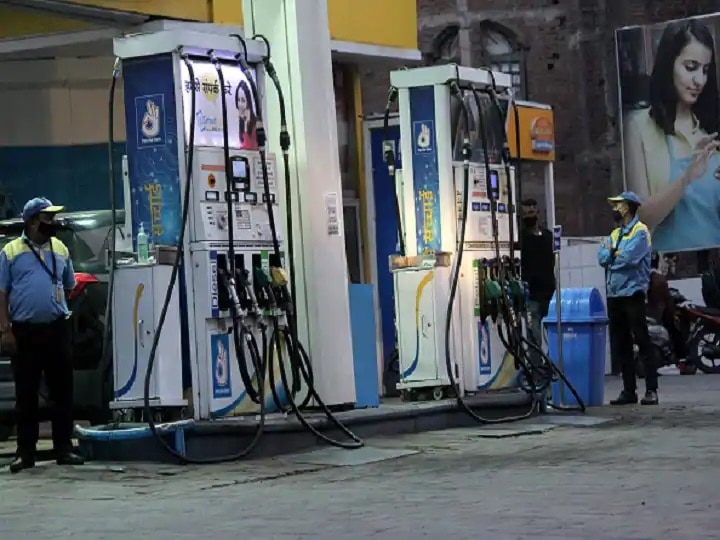 Know how much the prices of petrol in neighboring countries are less than India Petrol Price: जानिए भारत के पड़ोसी देशों में कितनी है एक लीटर पेट्रोल की कीमत