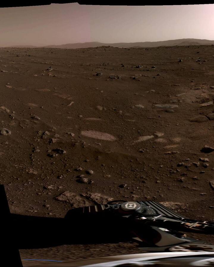 बता दें कि पर्सविरन्स मंगल ग्रह पर कार्बनडाईआक्साइड से ऑक्सीजन बनाने का काम करेगा और मंगल ग्रह पर पानी की खोज करेगा.