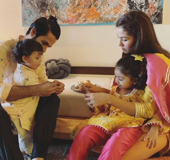 मीरा के मुताबिक परफेक्ट हस्बेैंड के साथ ही शानदार पिता हैं शाहिद कपूर. काम के साथ ही फैमिली के लिए भी टाइम निकालते हैं शाहिद.