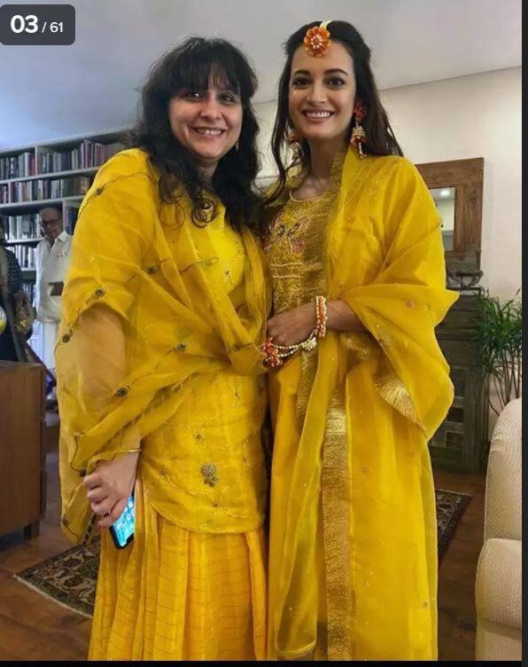 दिया के मेंहदी फंग्शन में वहां मौजूद सभी लोगों ने पीले कलर की ड्रेस पहने हुए थे. इस दौरान दिया ने सभी के साथ तस्वीरें भी खिचवाई.