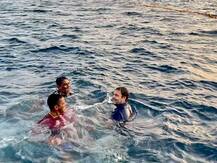 Viral Video: जब राहुल गांधी ने लगाई समंदर में छलांग, मछुआरों संग मछली पकड़ते दिखे