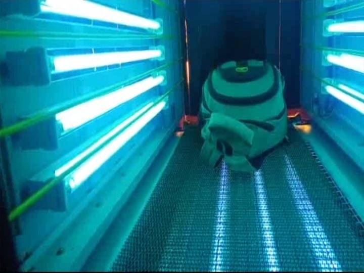 Luggage sanitization tunnel started at Gorakhpur railway station ann गोरखपुर रेलवे स्टेशन पर लगी लगेज सैनेटाइजेशन टनल, 10 रुपये के शुल्क पर यात्रियों के मिलेगी सुविधा