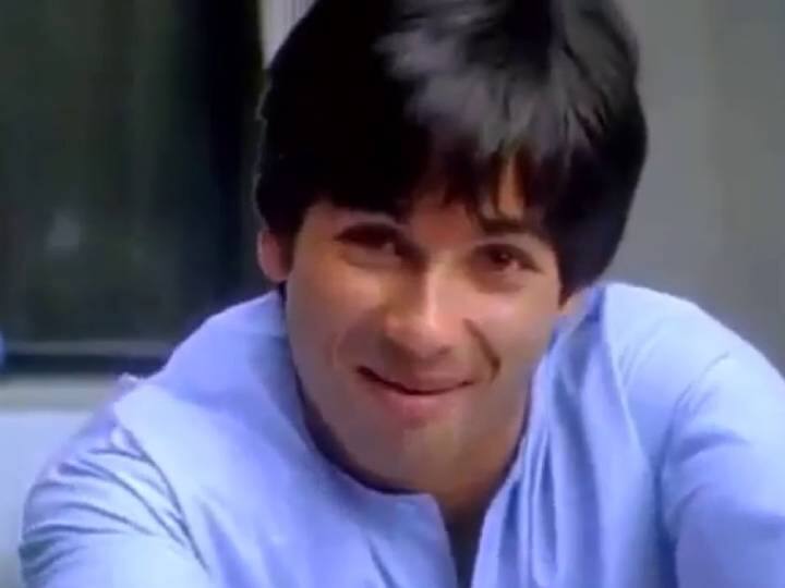 साल 2006 में आई फिल्म चुप चुप के में शाहीद ने एक गूंगे लड़के का किरदार निभाया.