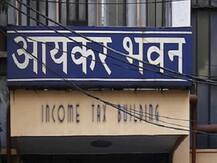 हरियाणा: MLA बलराज कुंडू के घर IT छापे, सभी लोगों के मोबाइल जब्त, गुड़गांव-दिल्ली के दफ्तरों में भी पहुंची टीम