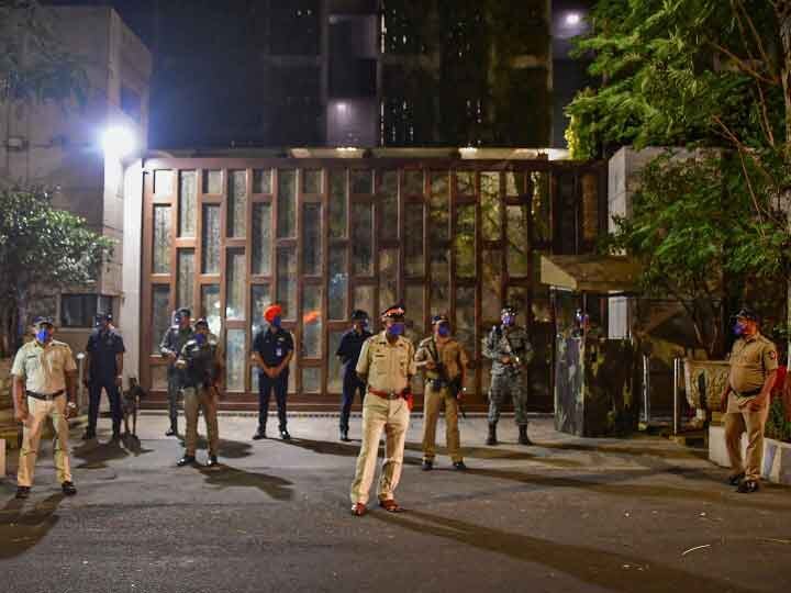 A terrorist organization took responsibility to park car near Ambani house in Mumbai आतंकी संगठन ने ली अंबानी के घर के पास विस्फोटक रखने की जिम्मेदारी, मुंबई से बाहर भागे आरोपी