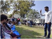 जम्मू: पेट्रोल-डीजल की बढ़ती कीमतों पर कांग्रेस का विरोध प्रदर्शन, पठानकोट नेशनल हाईवे को किया ब्लॉक