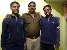 UPPSC 2019 Results: सिपाही के जुड़वा बेटे बने अफसर, एसएसपी ने दी बधाई