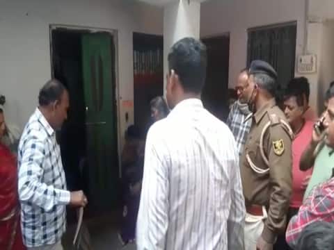 रिटायर्ड पोस्टमास्टर के घर लूट, विरोध करने पर चाकू मारकर किया घायल, इस बहाने आए थे अपराधी रिटायर्ड पोस्टमास्टर के घर लूट, विरोध करने पर चाकू मारकर किया घायल, इस बहाने आए थे अपराधी