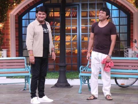 कॉमेडियन चंदन प्रभाकर ने 'फिरंगी' के डायरेक्टर से मिलाया हाथ, निभाएंगे लीड विलेन का किरदार कॉमेडियन चंदन प्रभाकर ने 'फिरंगी' के डायरेक्टर से मिलाया हाथ, निभाएंगे लीड विलेन का किरदार