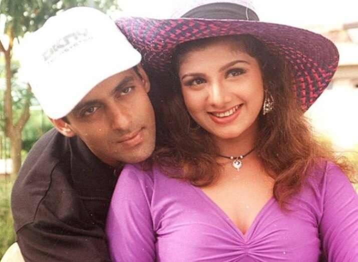 रंभा : सलमान खान के साथ ‘जुड़वां’ और ‘बंधन’ जैसी फिल्मों में काम कर चुकीं रंभा भी बॉलीवुड में कुछ ख़ास कमाल नहीं दिखा सकी थीं. सलमान खान के साथ रंभा की जोड़ी को एक समय पसंद ज़रूर किया गया था लेकिन समय के साथ बॉलीवुड में रंभा की पकड़ धीमी पड़ती चली गई जिसके चलते उन्होंने इंडस्ट्री से किनारा कर लिया था. 