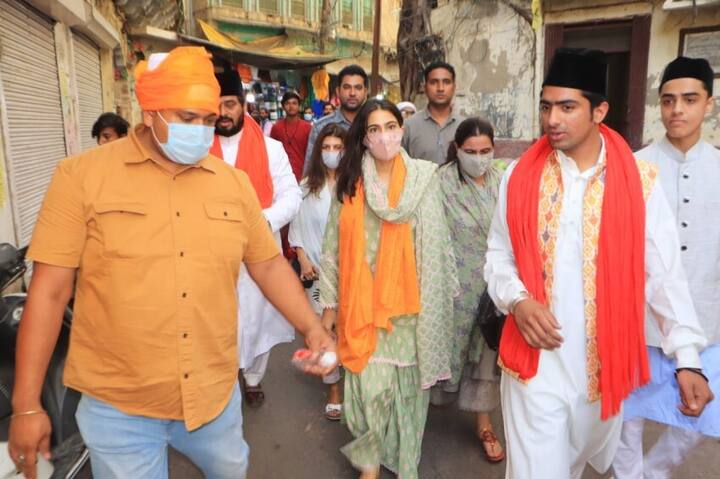 बॉलीवुड सेलेब्स अक्सर ही अजमेर शरीफ जाते रहते हैं और उनकी तस्वीरें सोशल मीडिया पर खूब वायरल रहती है.