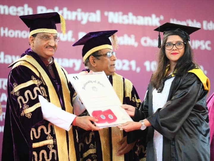 दिल्ली यूनिवर्सिटी में आयोजित हुआ 97वां कॉन्वोकेशन कार्यक्रम, केंद्रीय शिक्षा मंत्री निशंक रहे मुख्य अतिथि 97th convocation program held at delhi university education minister joined ANN दिल्ली यूनिवर्सिटी में आयोजित हुआ 97वां कॉन्वोकेशन कार्यक्रम, केंद्रीय शिक्षा मंत्री निशंक रहे मुख्य अतिथि