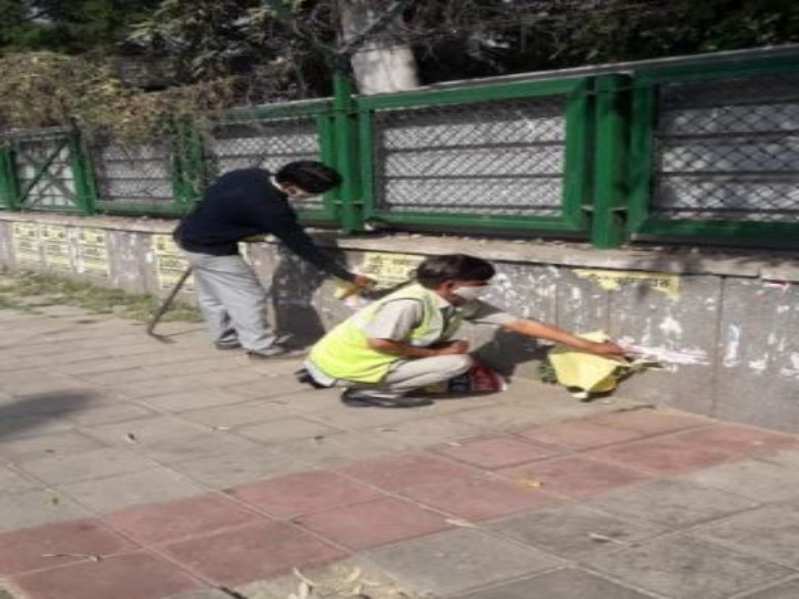 SDMC ने दक्षिणी दिल्ली में चलाया स्वच्छता व पोस्टर हटाओ अभियान, सार्वजनिक स्थानों से हटाए गए 2000 पोस्टर व बैनर