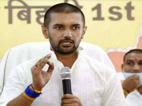 पश्चिम बंगाल विधानसभा चुनाव में किस्मत आजमाएगी LJP, चिराग पासवान ने किया एलान पश्चिम बंगाल विधानसभा चुनाव में किस्मत आजमाएगी LJP, चिराग पासवान ने किया एलान