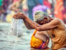 हरिद्वार कुंभ में कोरोना गाइडलाइन का विरोध कर रहे साधु-संत, मेला प्रशासन ने कहा-लानी होगी कोरोना निगेटिव रिपोर्ट