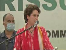 ‘आप ना बताएं किसे क्या पहनना है और किस से प्यार करना है’, केरल में प्रियंका गांधी की लेफ्ट और BJP नेताओं को नसीहत