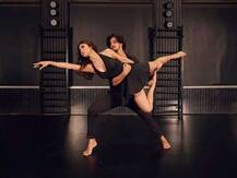 Mouni Roy ने Ranbir Kapoor के गाने पर किया बेहतरीन डांस, देखें Dance Video