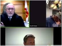 अमेरिकी अदालत की ऑनलाइन सुनवाई में ऑपरेशन थियेटर में सर्जरी करता डॉक्टर हुआ पेश, वायरल हुआ वीडियो, जांच बैठी