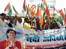 कांग्रेस ने प्रयागराज के बसवार गांव से शुरू की नदी अधिकार यात्रा, प्रमोद तिवारी ने दिखाई हरी झंडी