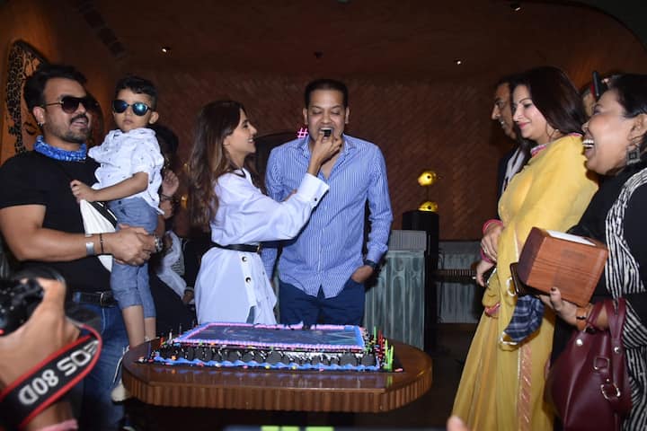 शो में राहुल महाजन भी कुछ वक्त के लिए नजर आए थे.उन्होंने दर्शकों का अच्छा खासा मनोरंजन किया था.